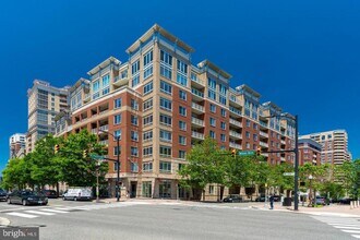 Building Photo - 820 N Pollard St
