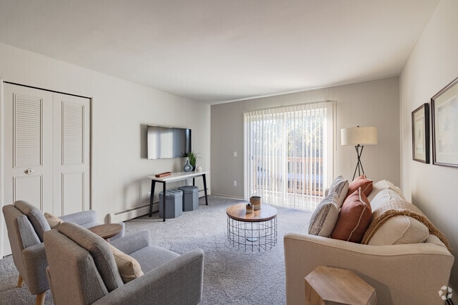 2BR, 1BA - 900SF - Living Room - Crescent Manor