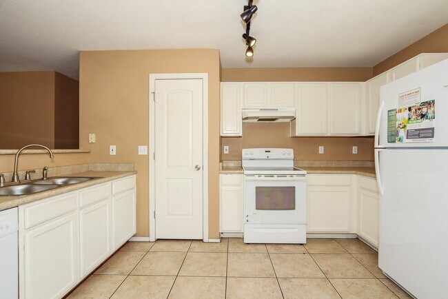 Building Photo - 3012 W Running Deer Trail