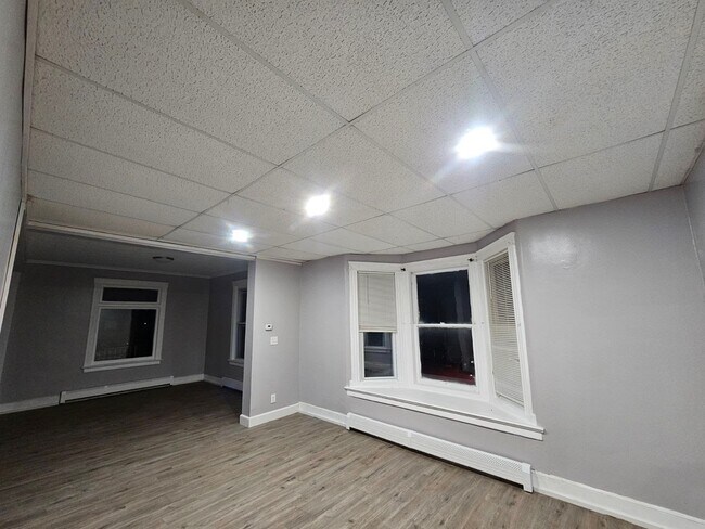 Building Photo - 40 Tremont Ave