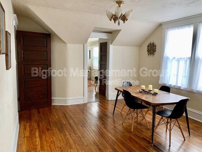 Foto del edificio - 655 N Warren St