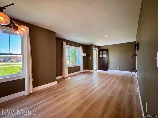 Foto del edificio - 6540 Waldon Rd