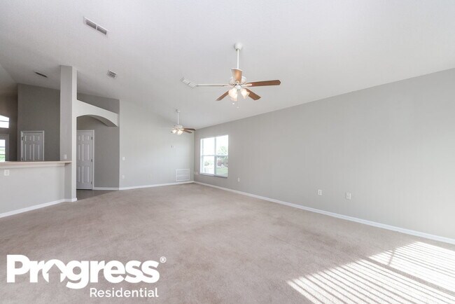 Foto del edificio - 1330 Creekview Ct