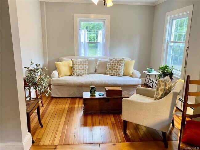 Foto del edificio - 504 Camby Rd