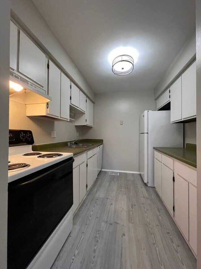 Building Photo - COR - 3535-3537 Golden Meadows