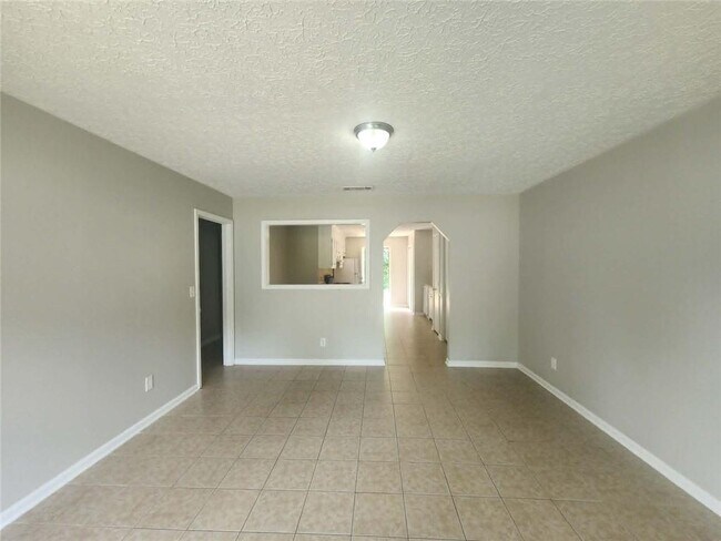 Foto del edificio - 115 Plum Orchard Rd