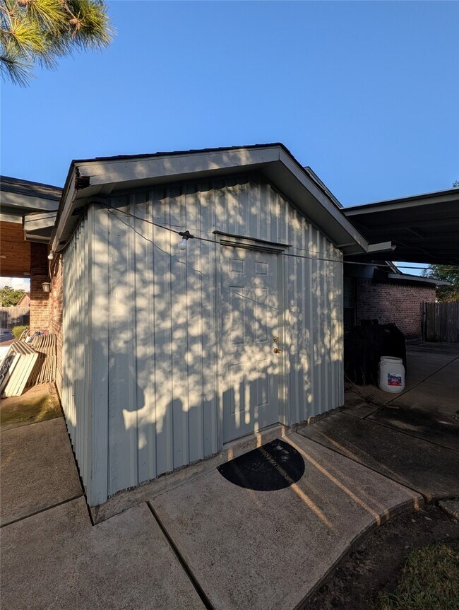 Foto del edificio - 11415 Poplarwood Ct