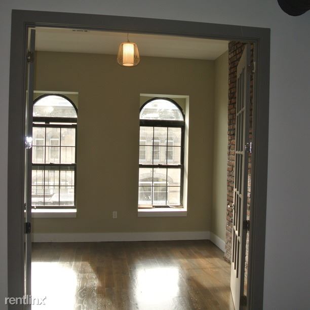 Building Photo - 315 Knickerbocker Ave
