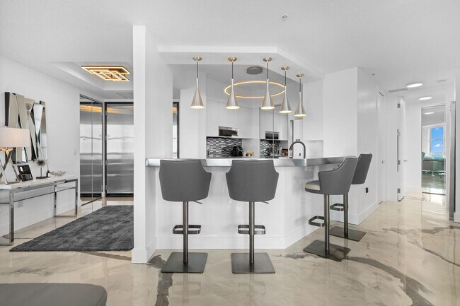 Foto del edificio - 347 N New River Dr E