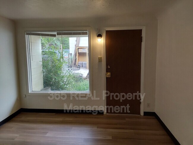 Foto del edificio - 103 1/2 East Stuart Street