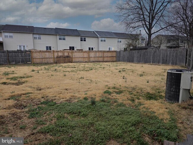 Building Photo - 236 Green Blade Dr