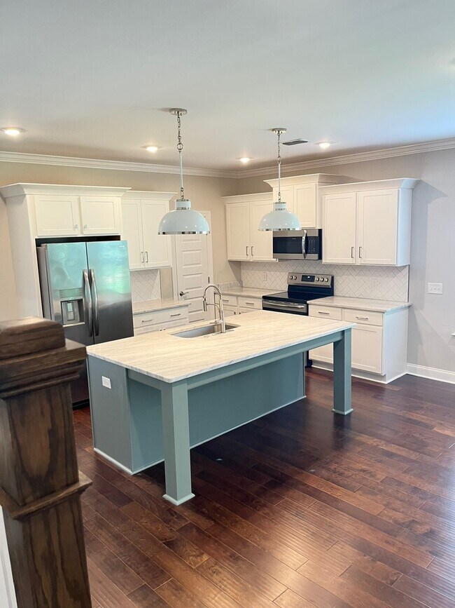 Foto del edificio - 446 Ruby Oaks Ln