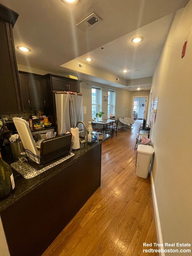 Foto del edificio - 491 Commonwealth Ave