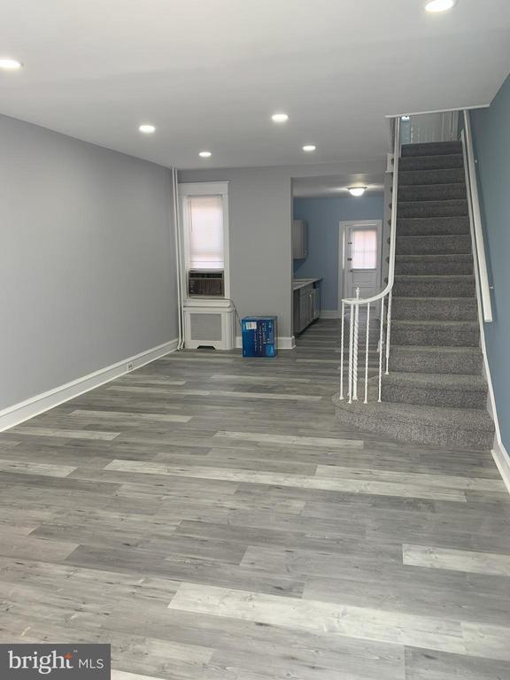 Building Photo - 2982 E Thompson St