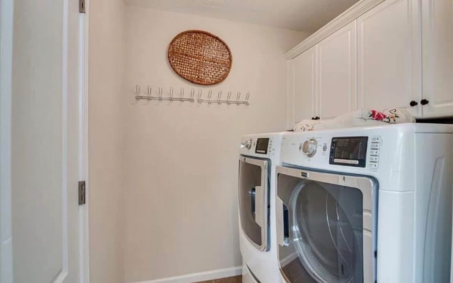 Foto del edificio - 225 Full Cir Dr