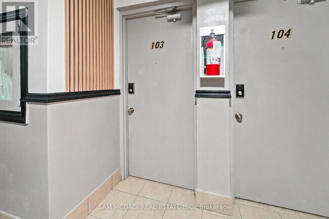 Photo du bâtiment - 1016 O'Connor Dr
