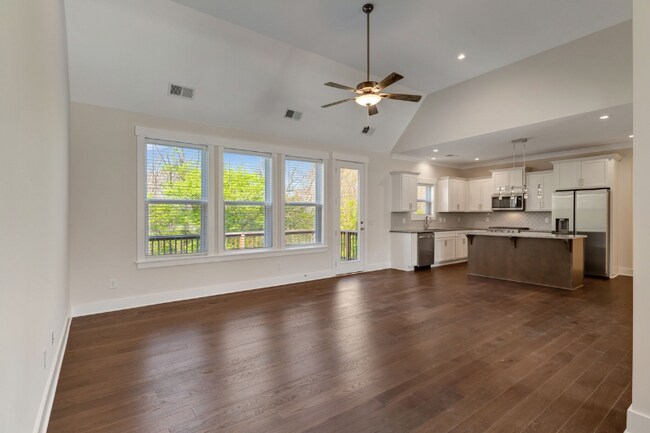 Foto del edificio - 204 Faraway Hills Dr