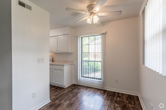 1 Br, 1 Ba - 750 SF - Patriot on the Grand ( FKA Grandview Pointe)