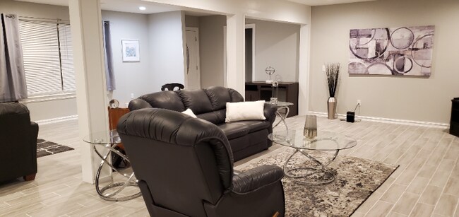 Foto del edificio - 9012 E 39th St
