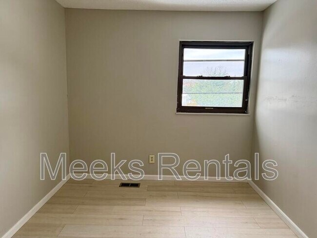 Foto del edificio - 205 Fairway Gardens Dr