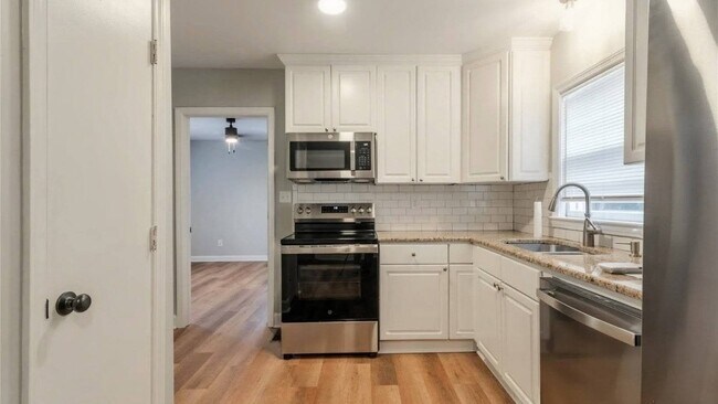 Foto del edificio - 3037 Marlowe Ave