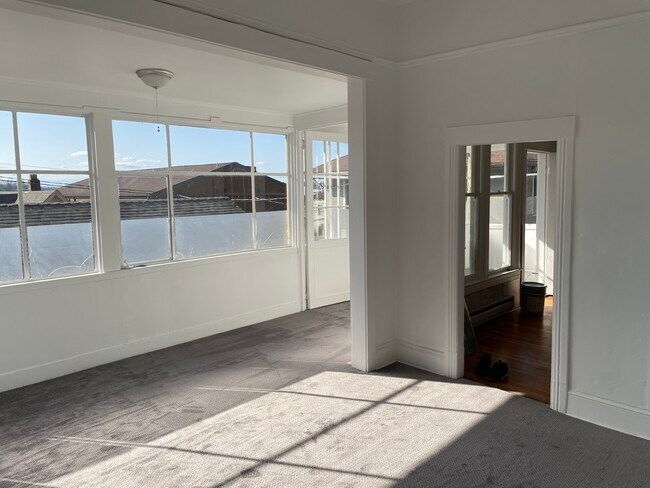 Building Photo - 2239 Boylston Ave E