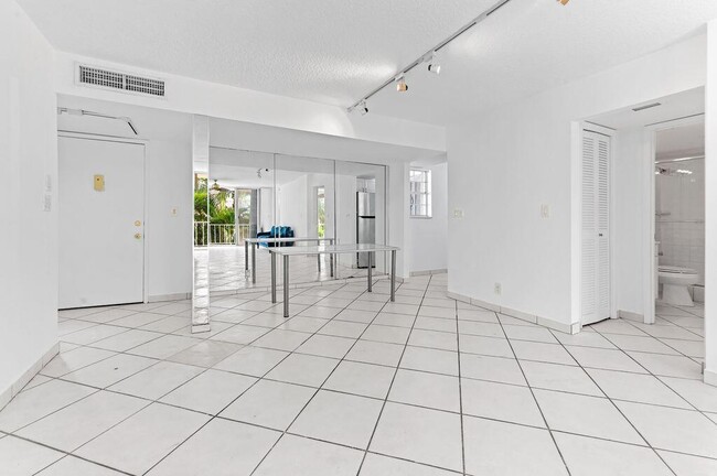 Foto del edificio - 3575 S Ocean Blvd