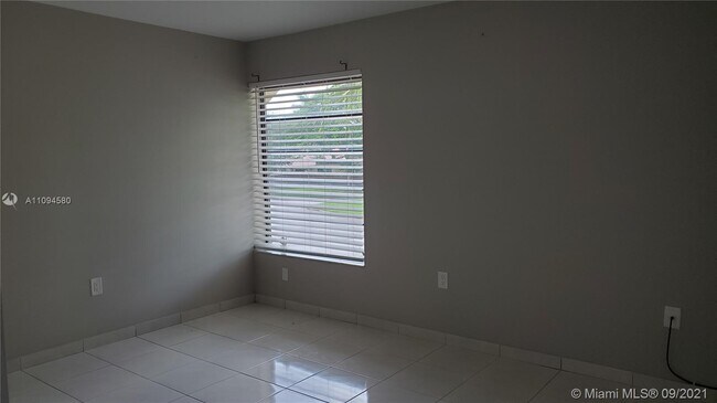 Building Photo - 9280 SW 123rd Ct