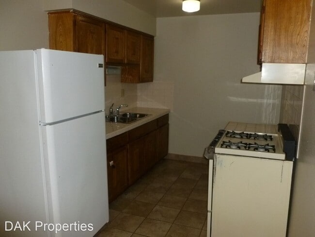 Building Photo - 4020 S 65th St