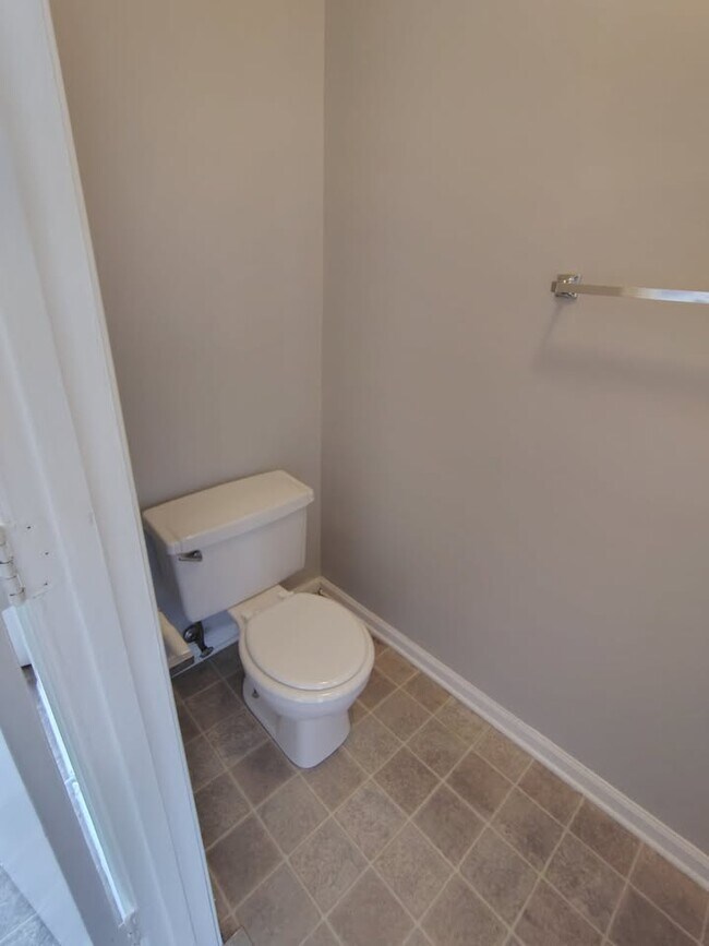Building Photo - 16 Duiguid Dr