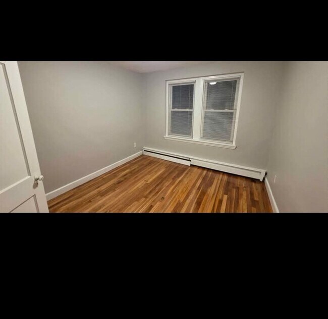 Building Photo - 77 Green St