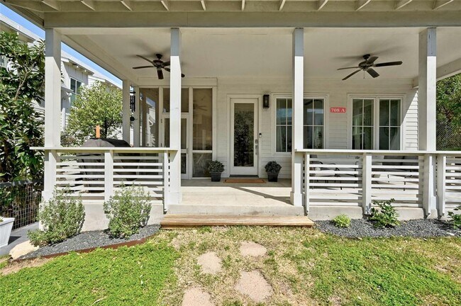 Building Photo - 708 Cardinal Ln