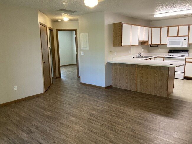 Building Photo - East side 2 bedroom Condo in Iowa City. Ga...