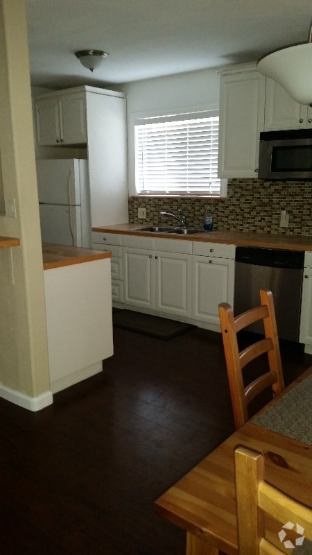 Building Photo - 11820 Rose Hedge Dr