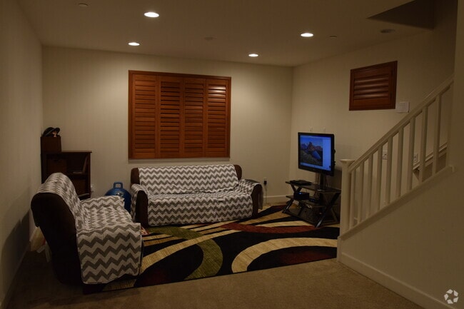 Building Photo - 5211 S Esprit Loop