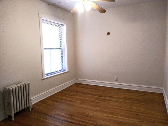 Foto del edificio - 709 W Cornelia Ave
