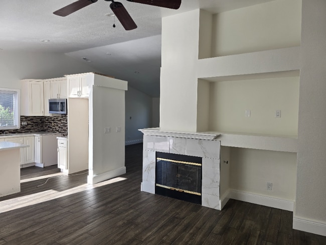 Building Photo - 6141 Starling Dr