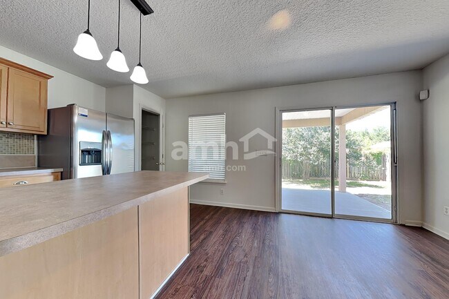Foto del edificio - 76251 Long Pond Loop