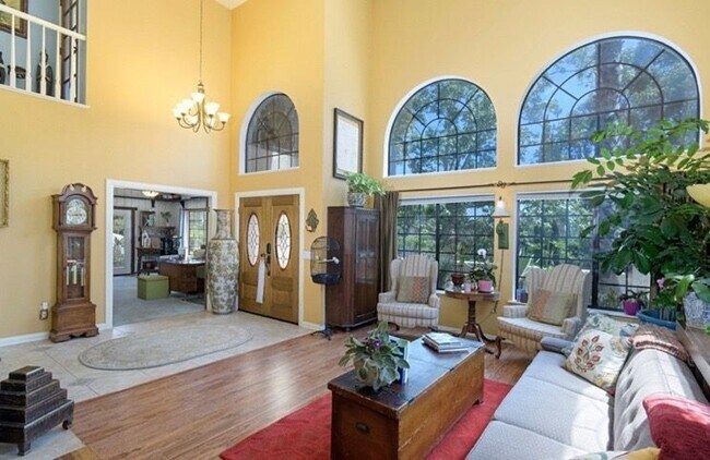 Foto del edificio - 2654 Gianelli Ln