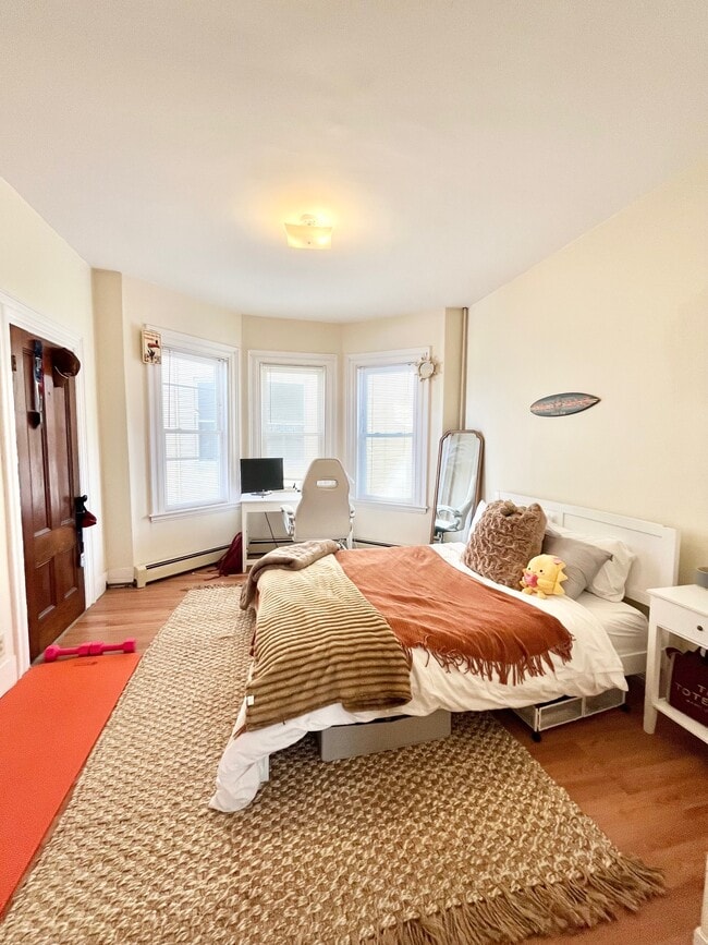 Building Photo - 103 Calumet St