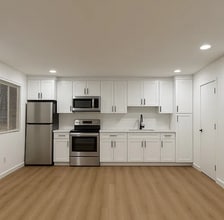 Building Photo - 331 W Windsor Rd