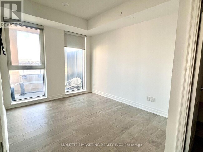 Building Photo - 8 Rouge Valley Dr W