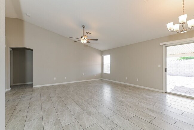 Foto del edificio - 1042 Juniper Ridge Ave