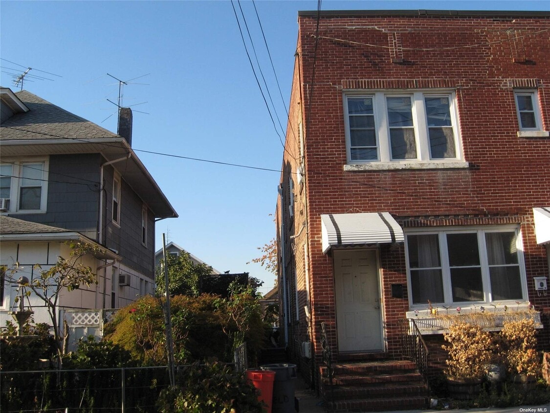Primary Photo - 152 Garfield Ave