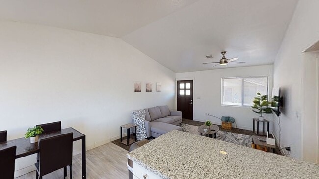 Building Photo - Ken-561 N 10th Pl. Show Low, AZ 85901