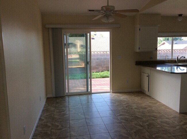 Foto del edificio - Charming 4 bedroom!