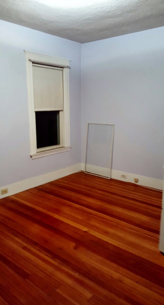 Building Photo - 23 Pinkham Rd
