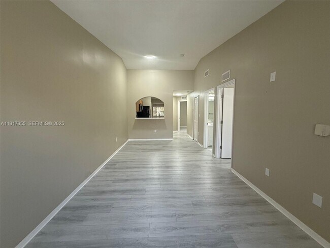 Building Photo - 2911 SE 13th Rd