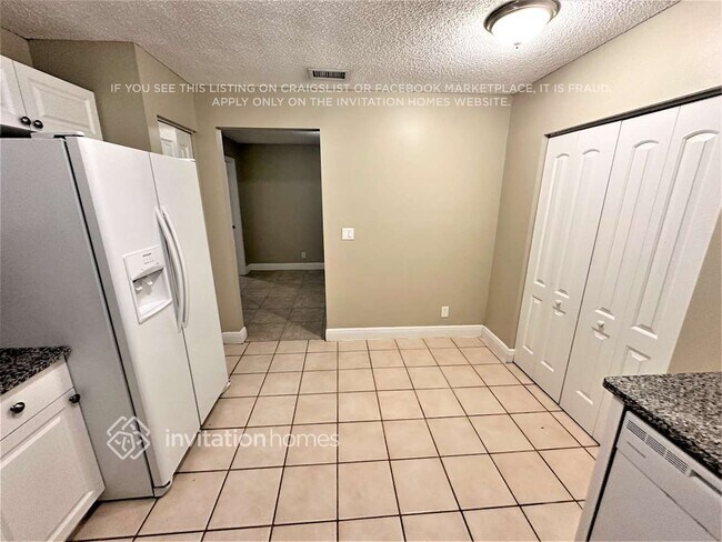 Foto del edificio - 11416 49th St N