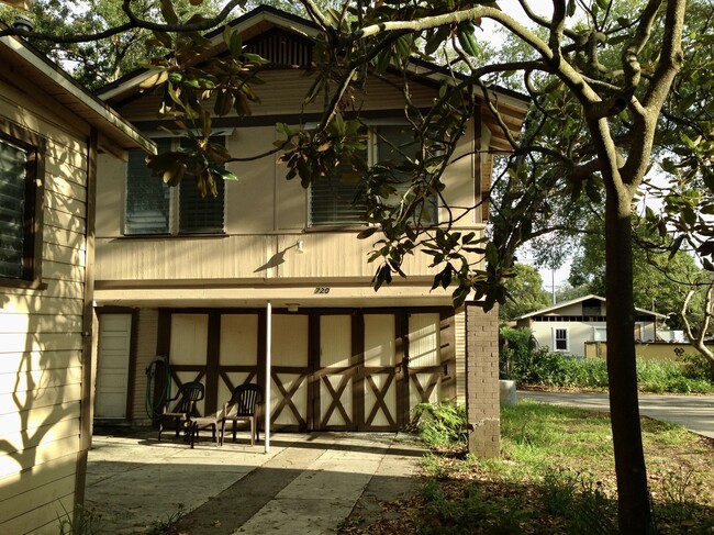 Historic 1 Bedroom Carriage House - 720 W Hancock St